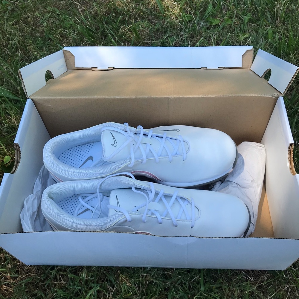 Golf shoes — Womans Nike Ace